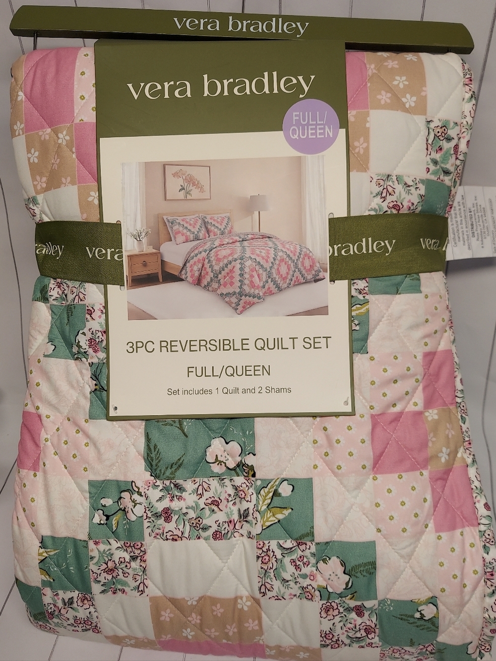 NEW Vera Bradley 3pc Pink, Green and Cream Patchwork Reversible Quilt Set